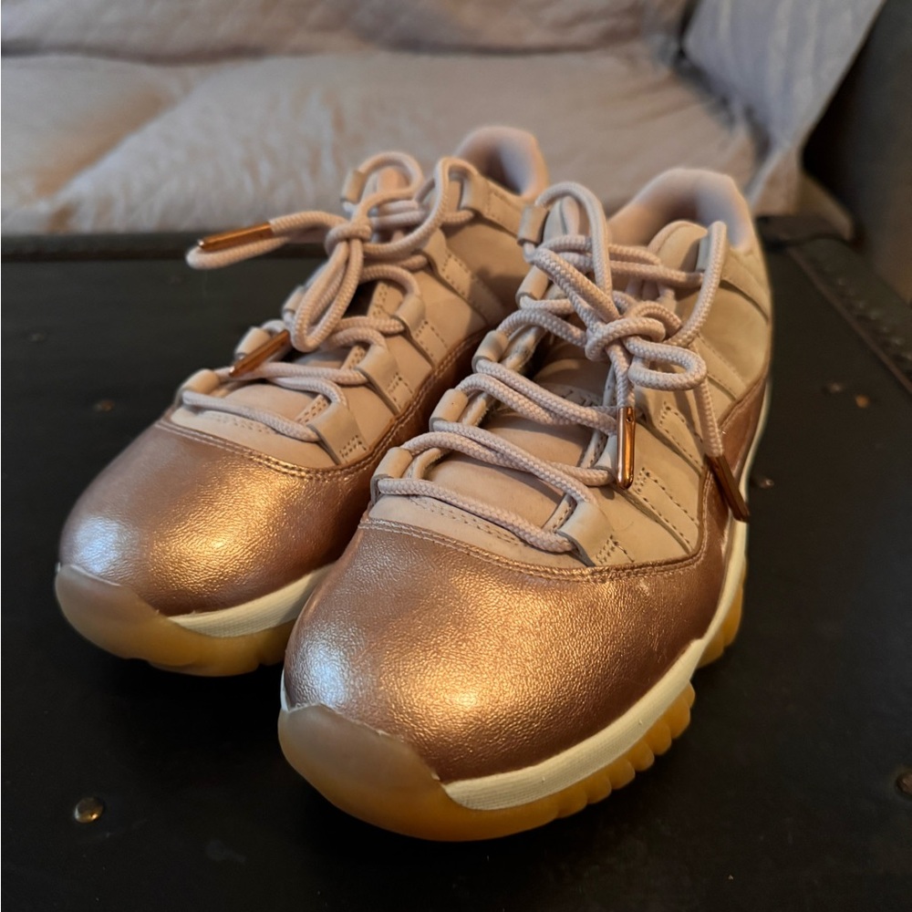 Women’s Jordan retro 11 rose gold
